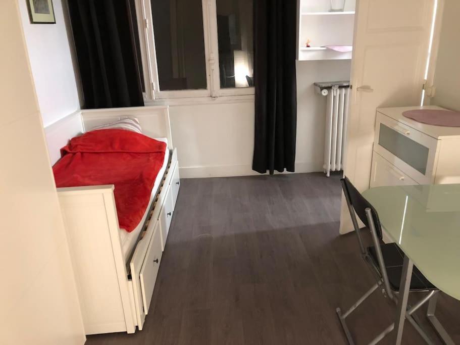 Beau Appartement,Proche De Metro Paris Bagian luar foto